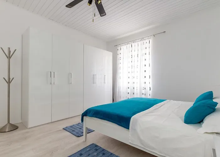 Of Solitude Апартаменты