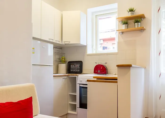 아파트 Of Solitude *